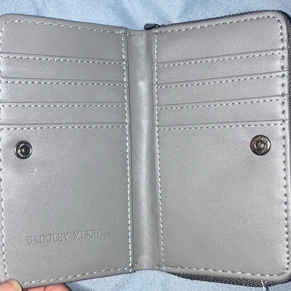 Badgley Mischka Gray Croc Coin Purse - Picture 4 of 8